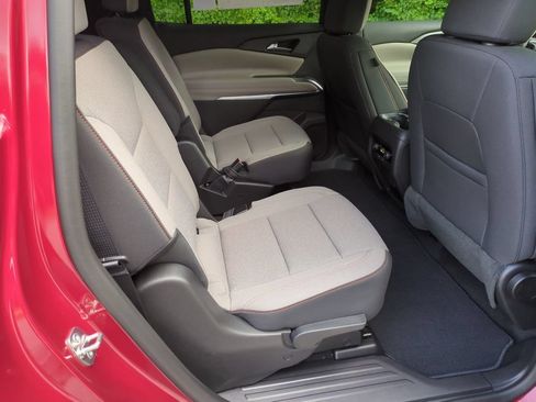 New 2027 Chevrolet Traverse LT w/ Midnight/Sport Edition FWD image 34