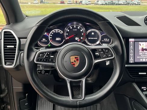 Used 2020 Porsche Cayenne image 14