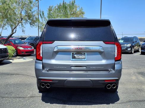 Used 2021 GMC Yukon XL Denali w/ Denali Premium Package RWD image 5