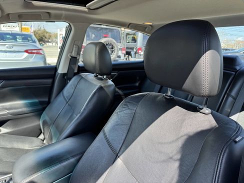 Used 2015 Nissan Altima 2.5 SL w/ Technology Package FWD image 13