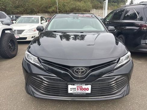 Used 2019 Toyota Camry LE image 2