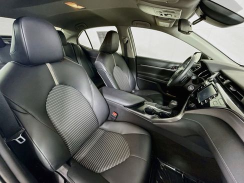 Used 2020 Toyota Camry SE FWD image 25