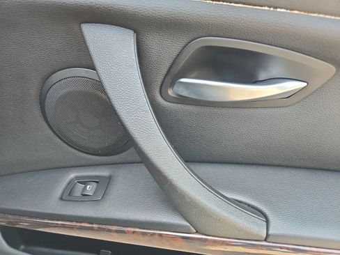 Used 2006 BMW 325i Sedan RWD image 32
