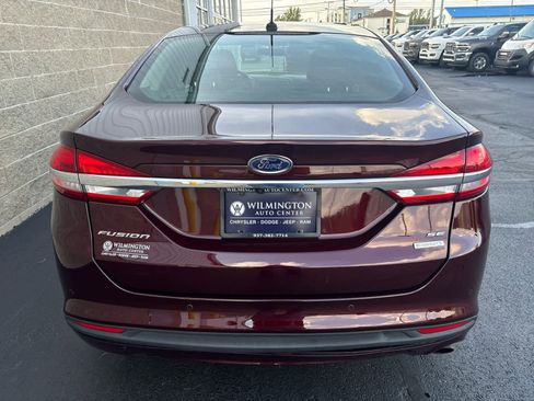 Used 2018 Ford Fusion SE w/ Fusion SE Technology Package image 8