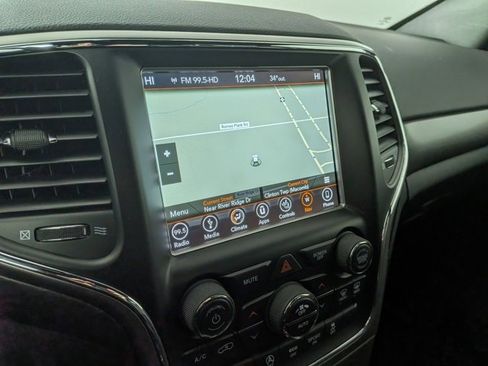 Used 2018 Jeep Grand Cherokee Altitude image 6