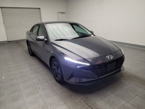 Used 2023 Hyundai Elantra Blue image 13