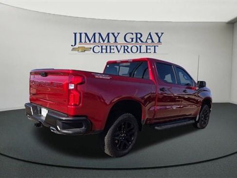 Used 2025 Chevrolet Silverado 1500 LT Trail Boss w/ Convenience Package II image 3