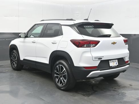Used 2025 Chevrolet TrailBlazer LT AWD/4WD image 8
