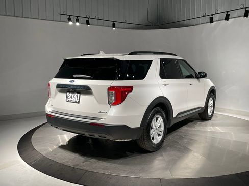 Used 2022 Ford Explorer XLT image 11