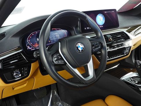 Certified 2023 BMW 530i w/ Convenience Package image 31