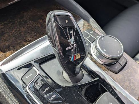 Used 2017 BMW 530i 530i image 11