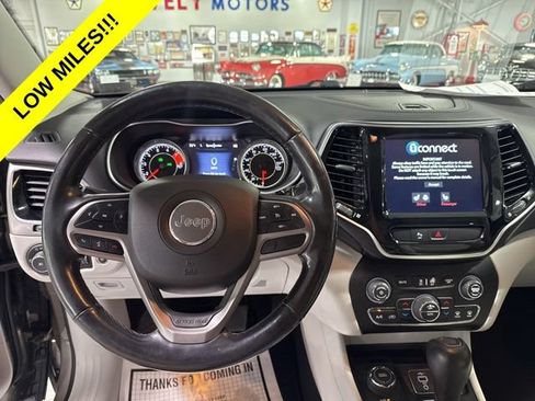 Used 2020 Jeep Cherokee Limited AWD/4WD image 16