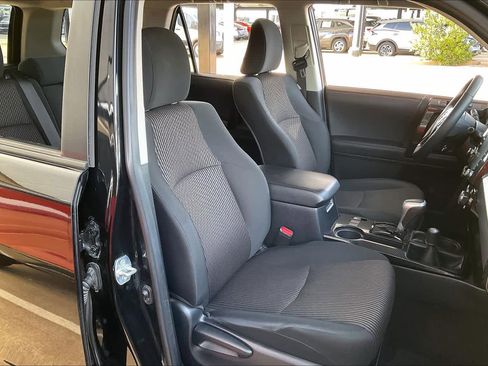 Used 2024 Toyota 4Runner TRD Off-Road image 10