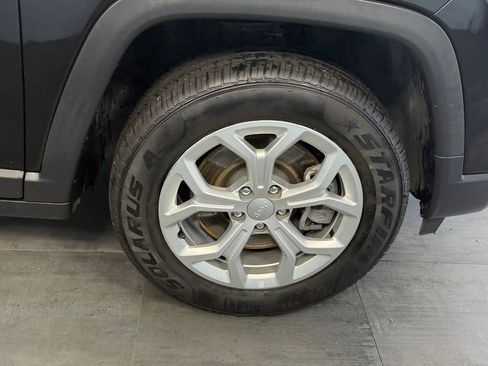 Used 2024 Jeep Compass Latitude AWD/4WD image 18