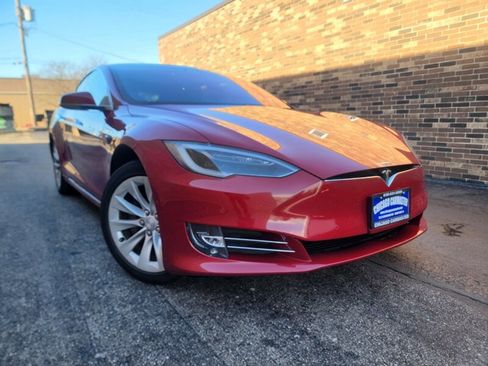 Used 2017 Tesla Model S 90D image 3