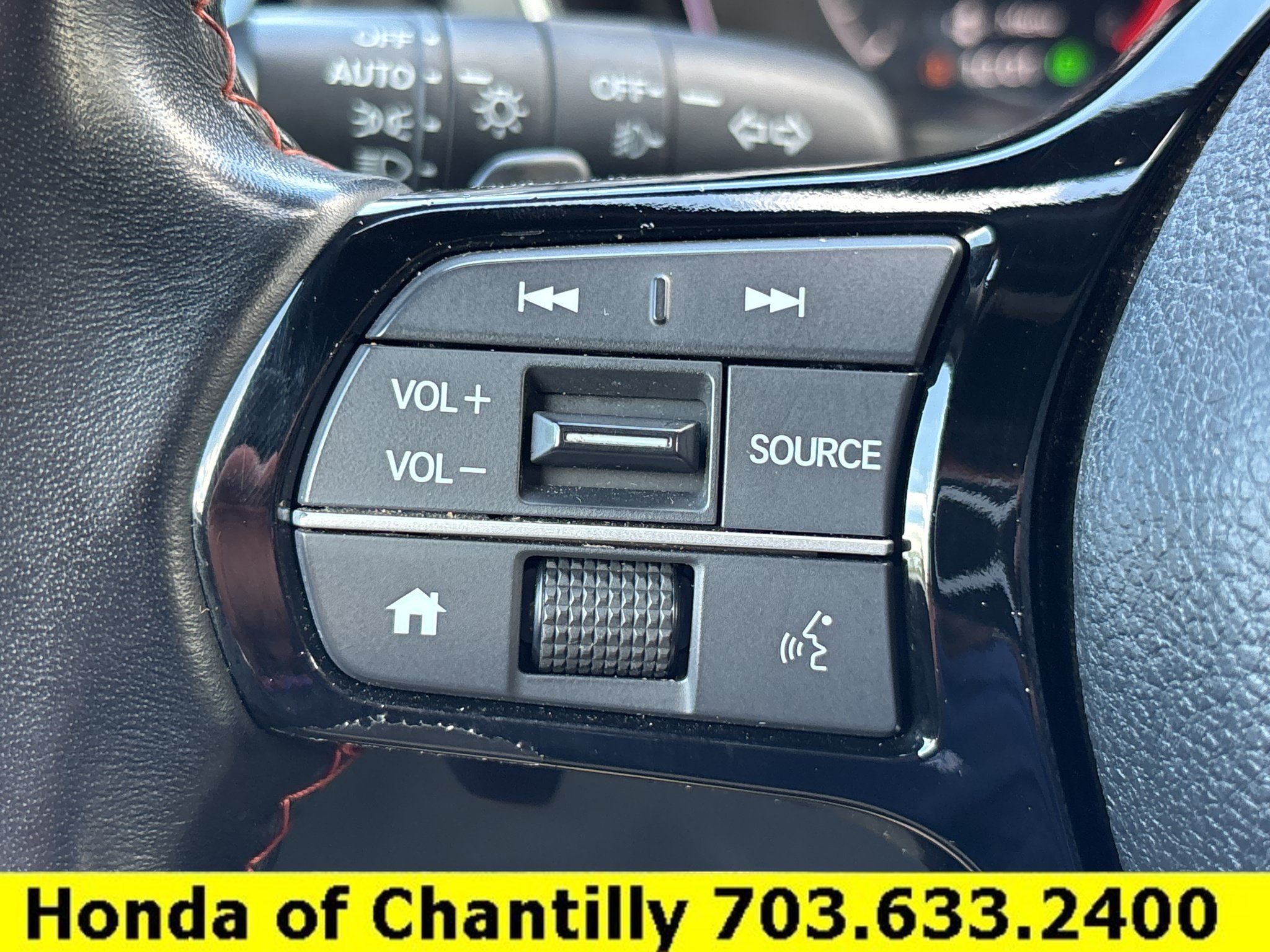 Certified 2025 Honda Pilot Sport image 11