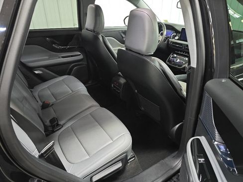 Used 2021 Lincoln Corsair AWD w/ Premium Package image 21