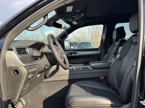 New 2026 Jeep Grand Wagoneer 4WD w/ Premium Group I image 15