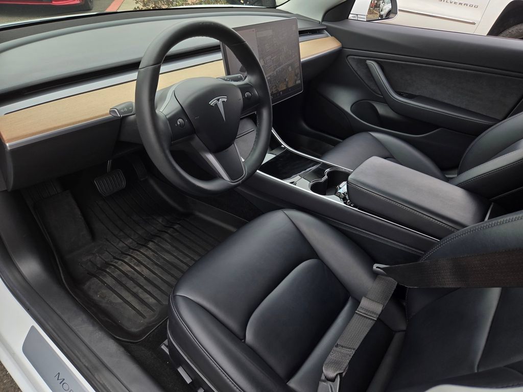 Used 2018 Tesla Model 3 Long Range RWD image 10