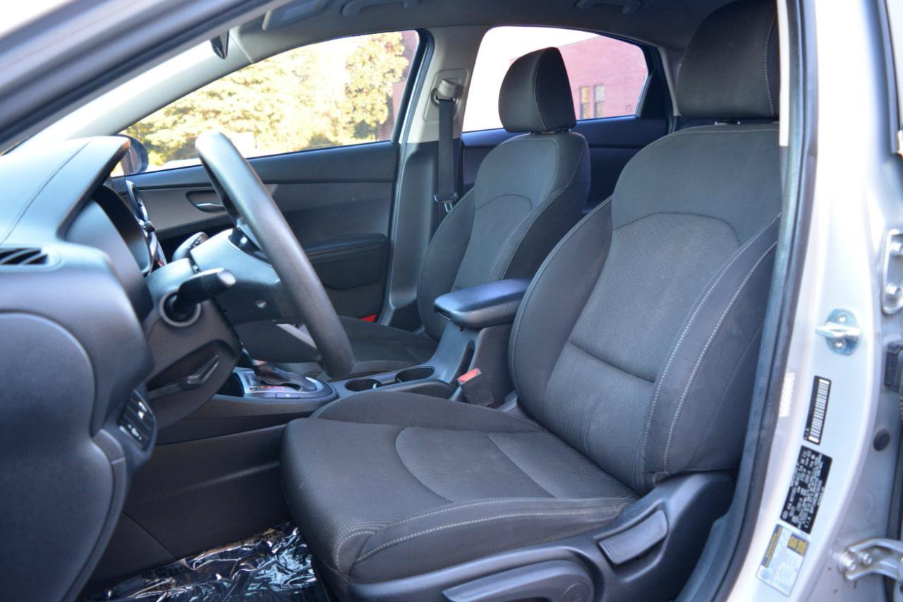 Used 2021 Kia Forte LXS FWD image 9