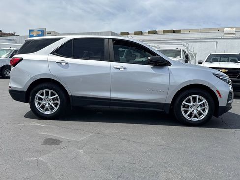 Used 2022 Chevrolet Equinox LS FWD image 10