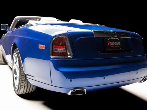 Used 2010 Rolls-Royce Phantom Drophead Coupe image 20