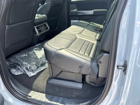 New 2025 Ford F250 Platinum image 15