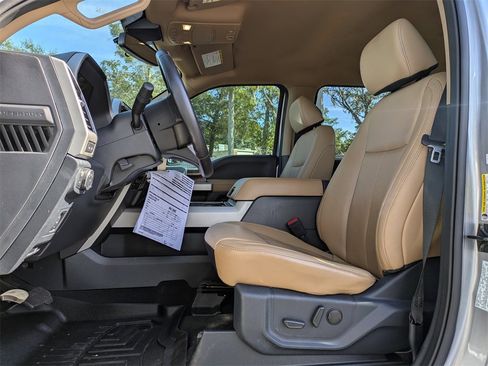 Used 2022 Ford F250 Lariat w/ Lariat Value Package image 2