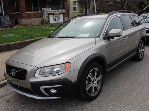 Used 2015 Volvo XC70 T6 w/ Climate Package image 1