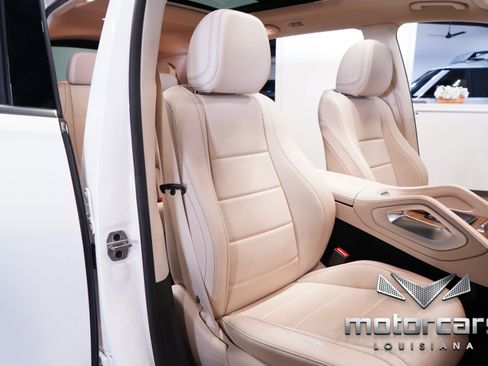 Used 2021 Mercedes-Benz GLS 450 4MATIC image 30