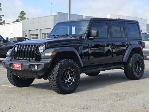 Used 2023 Jeep Wrangler Unlimited Sport AWD/4WD image 3