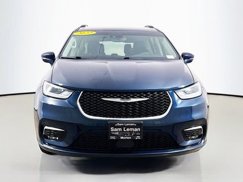 Used 2022 Chrysler Pacifica Touring-L AWD/4WD image 2