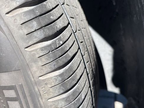 Used 2024 Kia Telluride EX w/ EX Captain's Chair Package image 23