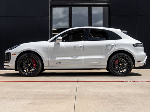 Certified 2024 Porsche Macan GTS AWD/4WD image 2