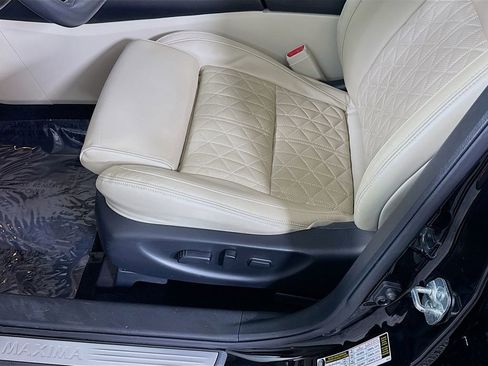 Used 2019 Nissan Maxima Platinum image 26
