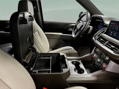 Used 2023 GMC Yukon SLT image 24