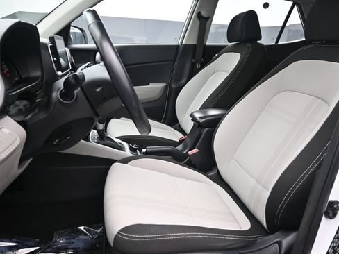 Certified 2024 Hyundai Venue SEL FWD image 10