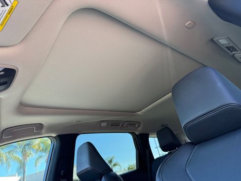 Used 2025 INFINITI QX60 Pure image 16