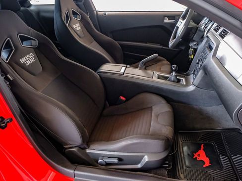 Used 2012 Ford Mustang Boss 302 w/ Boss 302 Accessory Pkg image 28