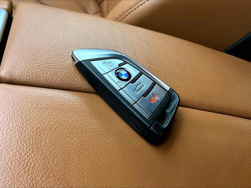 Used 2022 BMW X5 xDrive45e w/ M Sport Package AWD/4WD image 12