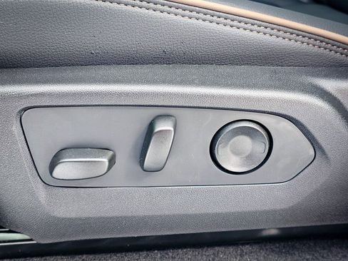 New 2026 GMC Canyon Denali image 17