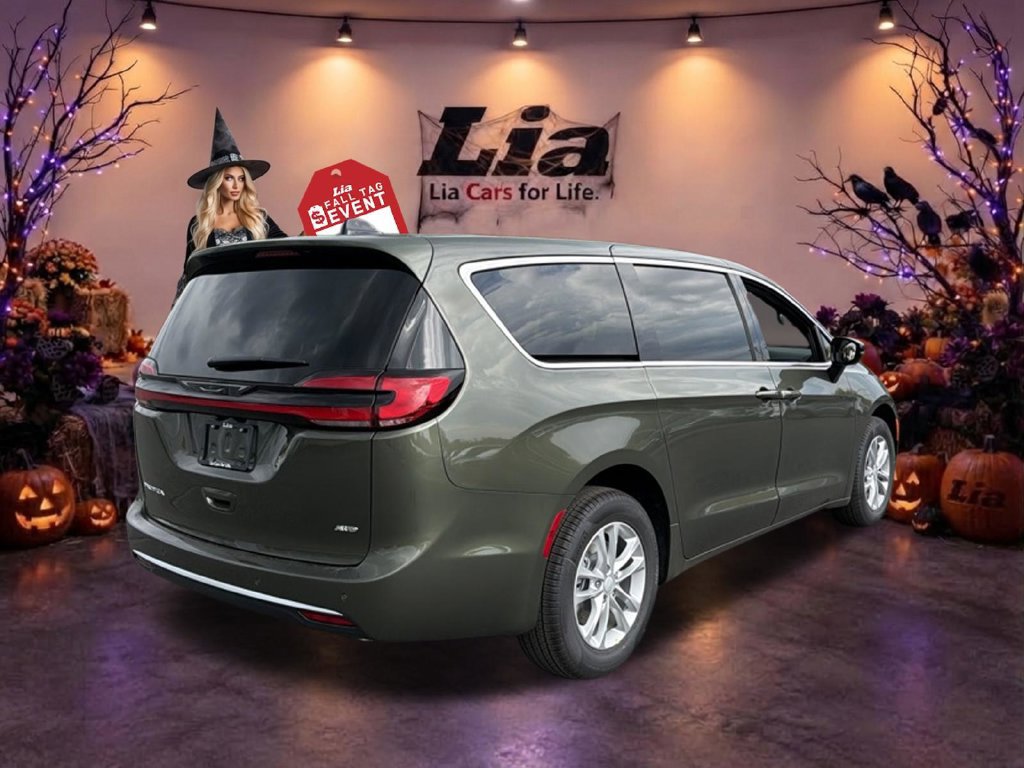 New 2027 Chrysler Pacifica Select AWD/4WD image 3