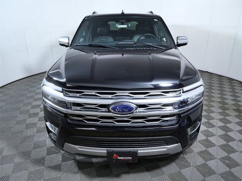 Used 2024 Ford Expedition Platinum image 3