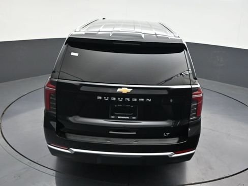 Used 2025 Chevrolet Suburban LT RWD image 20