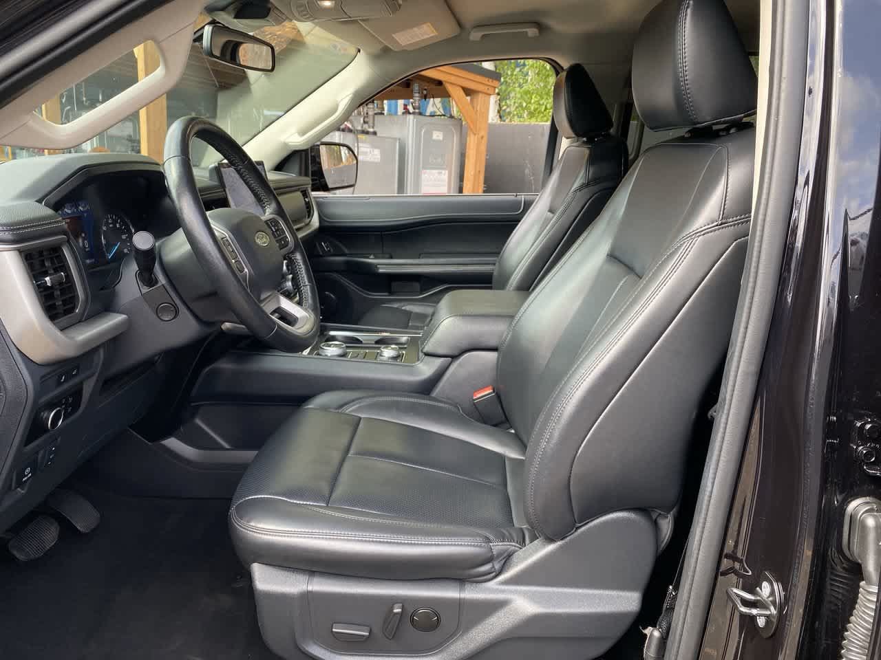 Used 2024 Ford Expedition XLT AWD/4WD image 13