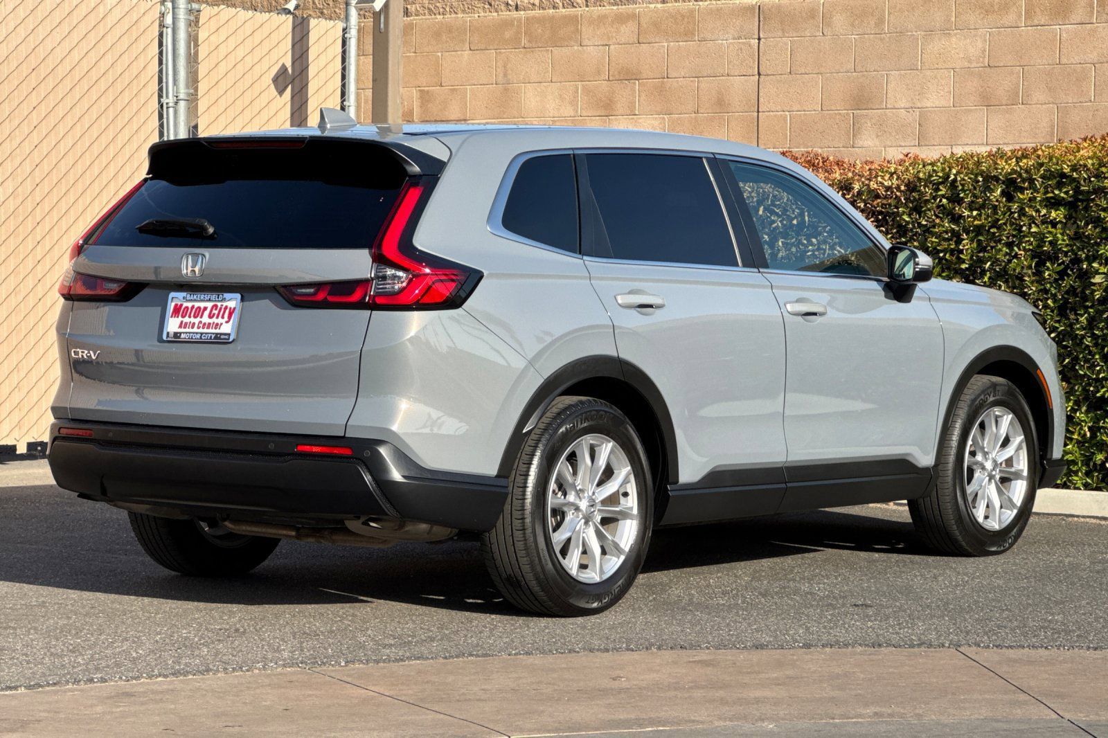 Used 2025 Honda CR-V EX-L image 4