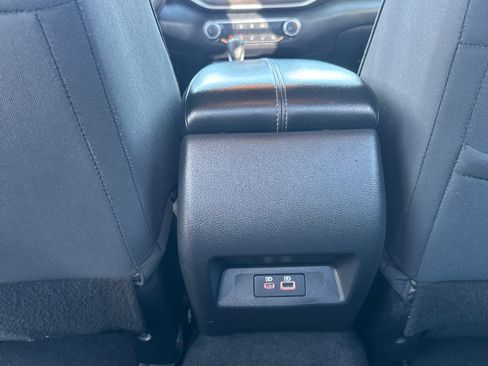 Used 2024 Nissan Altima 2.5 SV FWD image 7