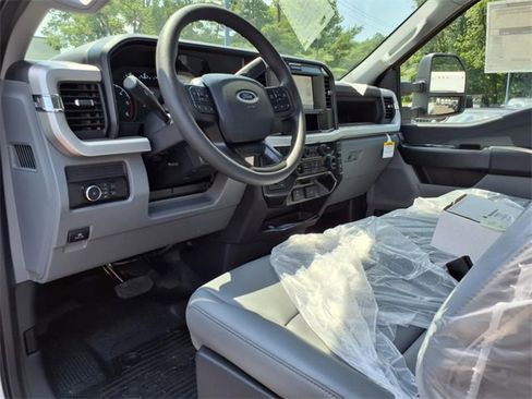 New 2025 Ford F550 4x4 Regular Cab Super Duty w/ XL Chrome Package image 10