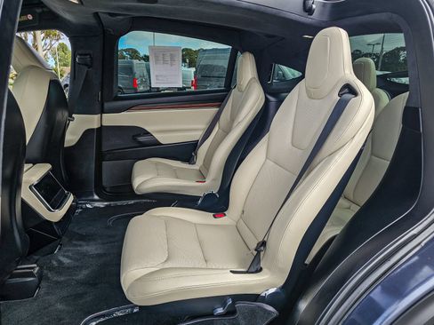 Used 2023 Tesla Model X AWD/4WD image 18