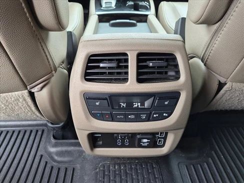 Used 2021 Honda Pilot Touring image 17